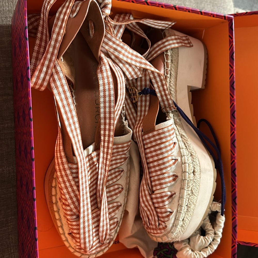 Tory Burch lace sandals Canvas / printed Ribbon